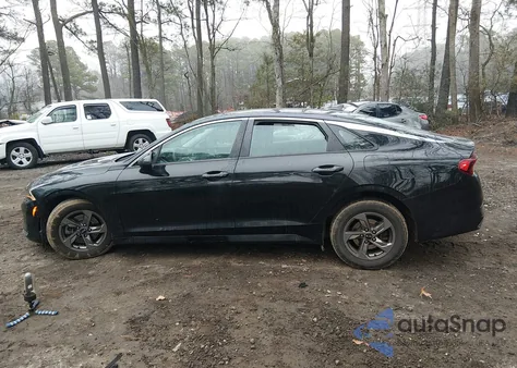 2021 Kia K5 Lxs z USA, uszkodzony, nr VIN 5XXG14J27MG044293